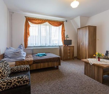 Apartamenty i Pokoje Gościnne DZIEDZIC Józef Suche Exterior foto